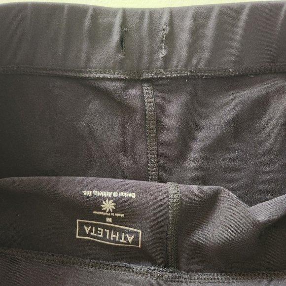 Athleta Womens Black Low Rise Biker Shorts w/Stash Pockets/Style# 683775-Size M - Picture 8 of 10